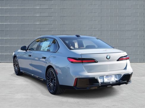New 2026 BMW 740i w/ Executive Package image 3