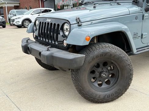 Used 2014 Jeep Wrangler Unlimited Sahara w/ Max Tow Package AWD/4WD image 19
