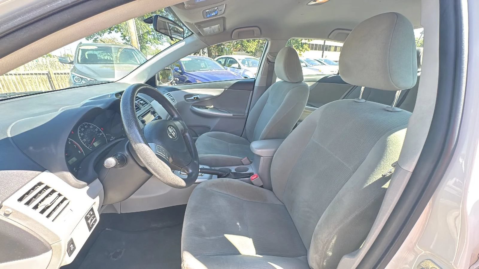 Used 2013 Toyota Corolla LE FWD image 11