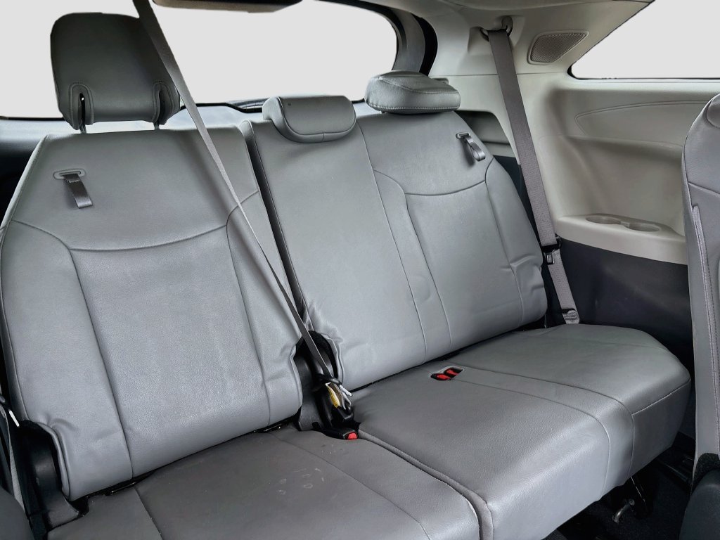 Used 2023 Toyota Sienna XLE w/ XLE Plus Package AWD/4WD image 28