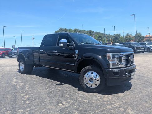 Used 2022 Ford F450 Platinum w/ FX4 Off-Road Package AWD/4WD image 2