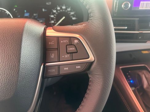 New 2026 Toyota Sienna XLE FWD image 19