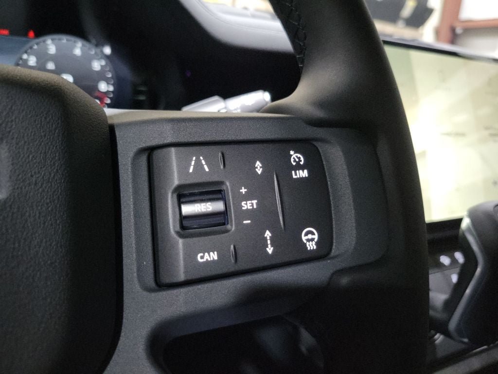 New 2026 Land Rover Defender 110 X-Dynamic SE AWD/4WD image 16