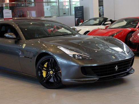 Certified 2017 Ferrari GTC4Lusso image 8