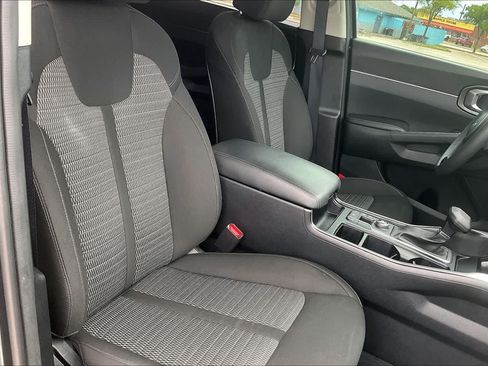 Certified 2024 Kia Sorento LX FWD image 11