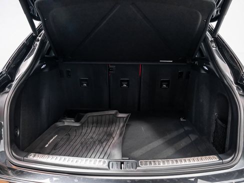 Used 2025 Porsche Macan image 31