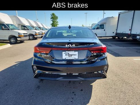 Used 2024 Kia Forte LXS FWD image 9