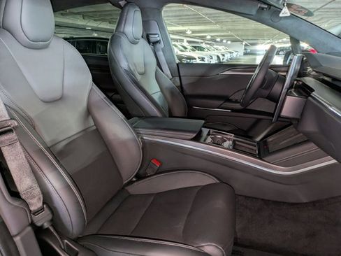 Used 2023 Tesla Model X Plaid image 23