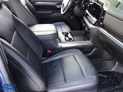 Used 2025 Chevrolet Silverado 2500 LTZ w/ LTZ Convenience Package image 14