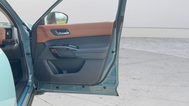New 2026 Nissan Pathfinder Platinum w/ Cargo Package FWD image 20
