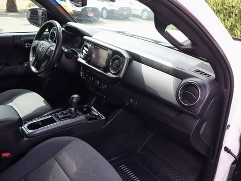 Used 2019 Toyota Tacoma TRD Off-Road AWD/4WD image 42
