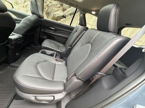 Used 2024 Toyota Grand Highlander AWD image 20