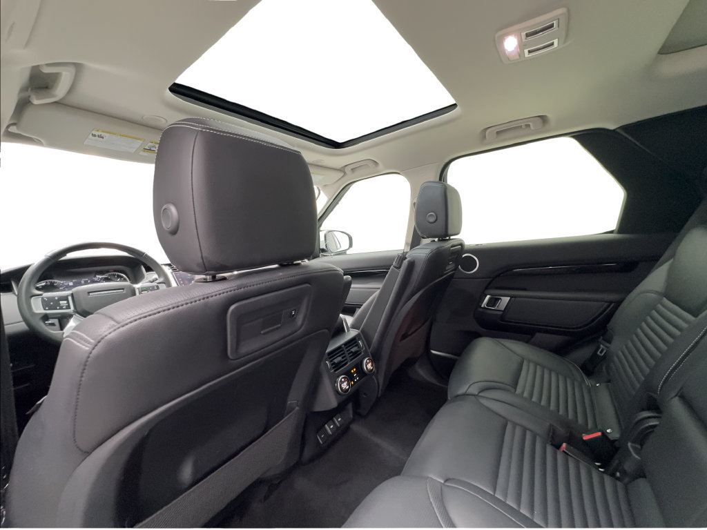 Used 2023 Land Rover Discovery S AWD/4WD image 26