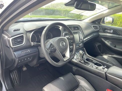 Used 2019 Nissan Maxima Platinum w/ Sport Mat Group FWD image 10