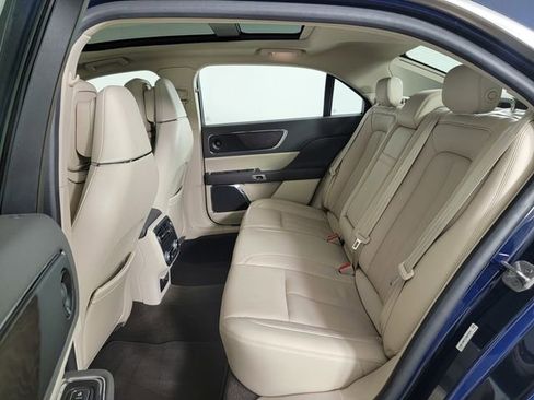 Used 2020 Lincoln Continental Reserve AWD/4WD image 15