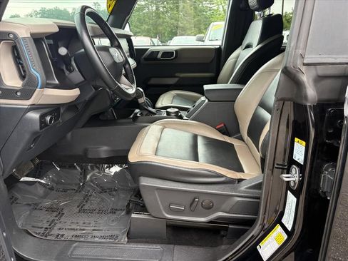 Used 2023 Ford Bronco Wildtrak AWD/4WD image 17