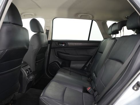 Used 2019 Subaru Outback 2.5i Limited AWD/4WD image 19