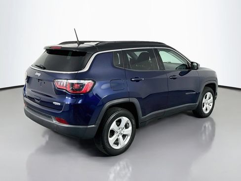 Used 2019 Jeep Compass Latitude w/ Cold Weather Group AWD/4WD image 7