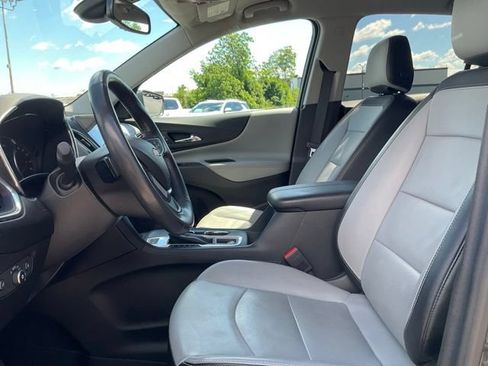 Used 2018 Chevrolet Equinox Premier AWD/4WD image 2
