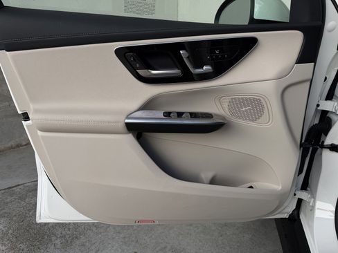 Certified 2025 Mercedes-Benz GLC 300 4MATIC image 19