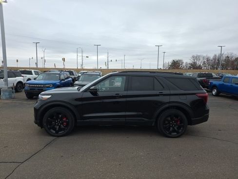 Used 2023 Ford Explorer ST w/ Equipment Group 401A image 4