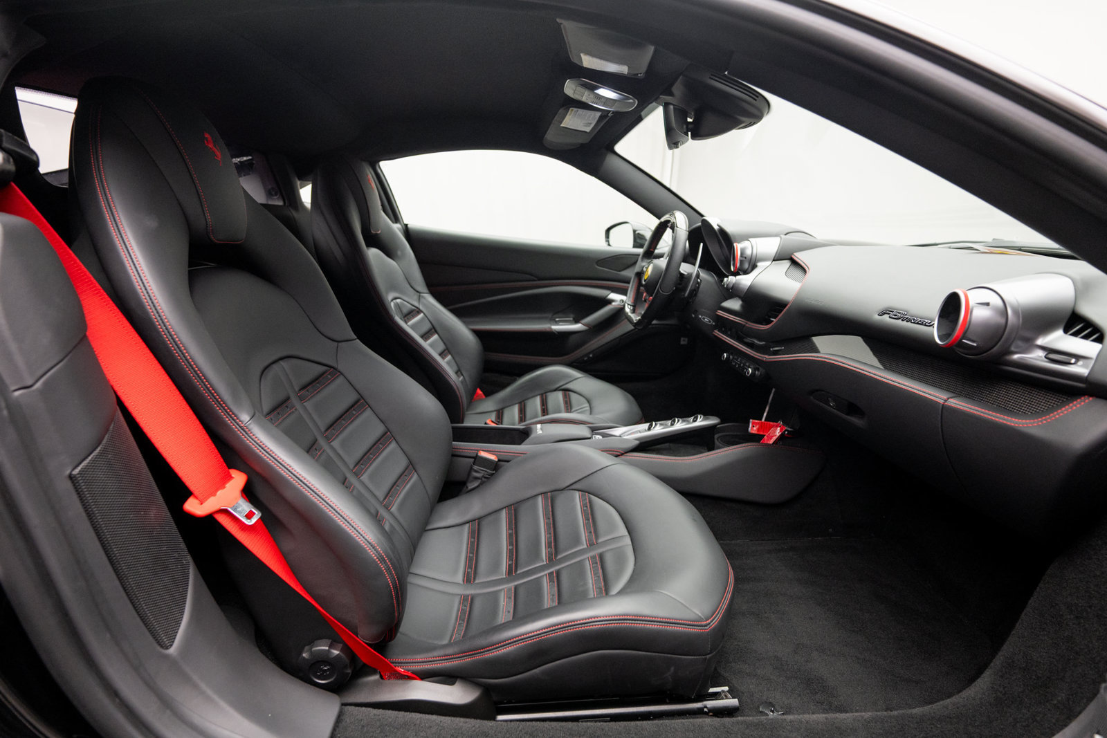 Used 2022 Ferrari F8 Tributo RWD image 14