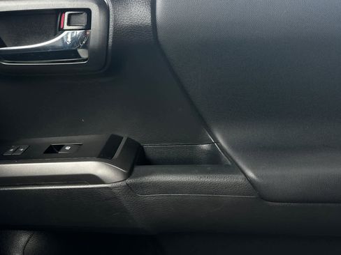 Used 2023 Toyota Tacoma TRD Off-Road image 20