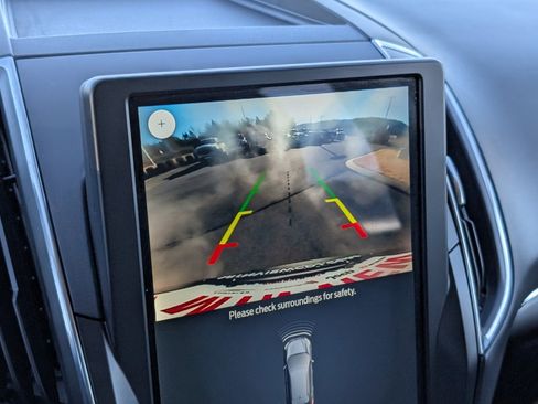 Used 2024 Ford Edge Titanium image 17