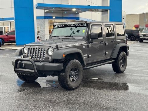 Used 2017 Jeep Wrangler Unlimited Sport w/ Connectivity Group AWD/4WD image 7