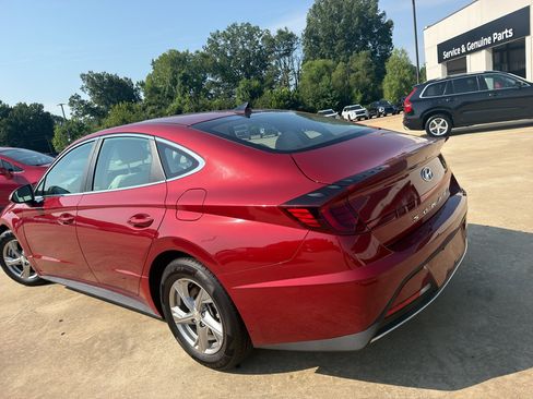 Used 2023 Hyundai Sonata SE FWD image 11