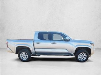 Used 2025 Toyota Tacoma SR5 video 4