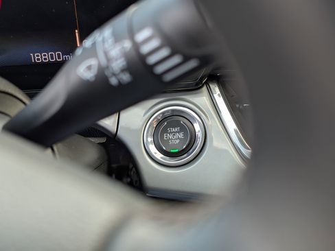 Certified 2024 Chevrolet Trax LT w/ Driver Confidence Package image 19