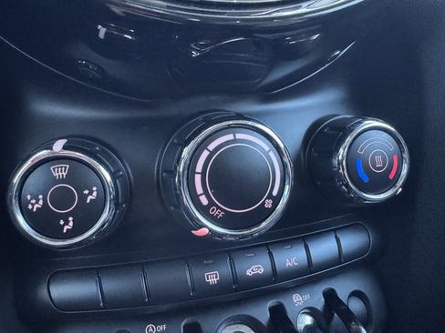 Used 2022 MINI Cooper 2-Door Hardtop image 27