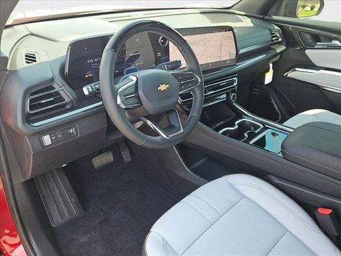 New 2026 Chevrolet Traverse High Country image 3