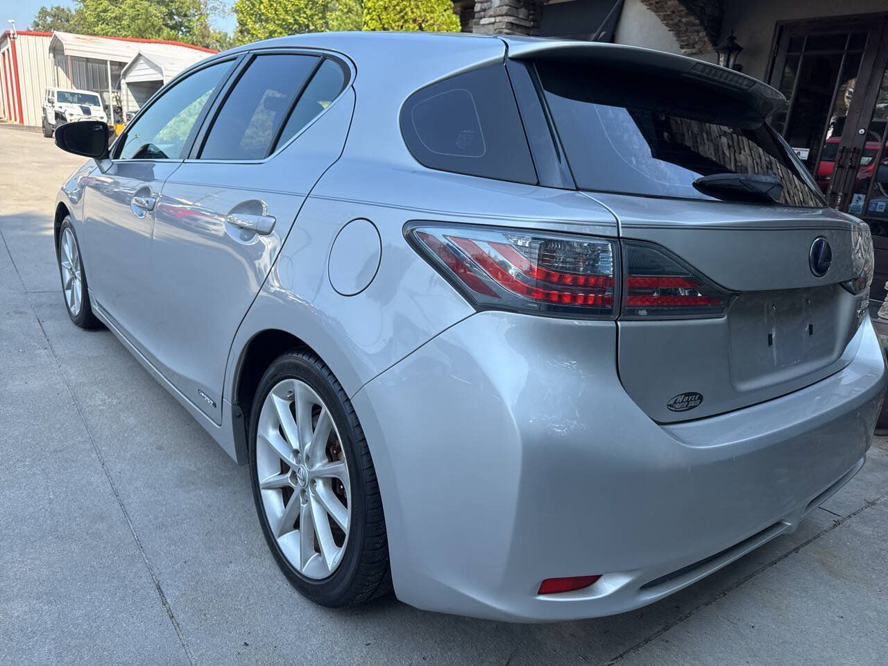 Used 2011 Lexus CT 200h Premium FWD image 3