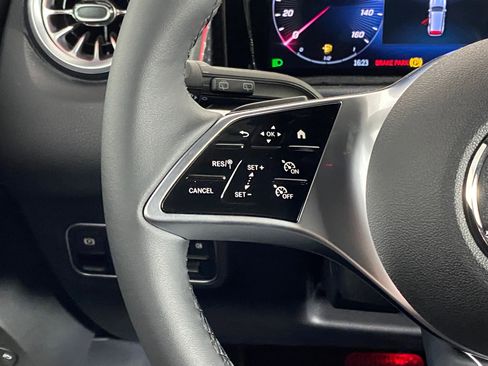 New 2025 Mercedes-Benz GLB 250 4MATIC image 16