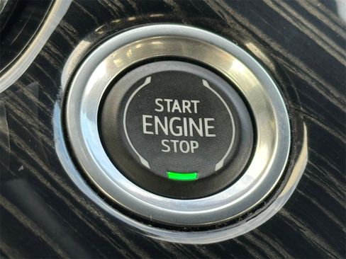 Used 2022 Cadillac XT6 Premium Luxury w/ LPO, Radiant Package image 34