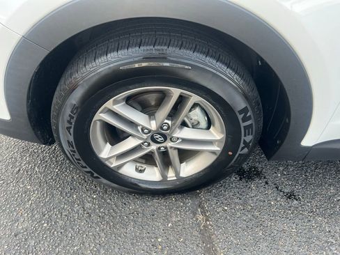 Used 2017 Hyundai Santa Fe Sport image 29