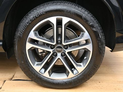 Used 2025 Audi Q5 Premium Plus w/ Premium Plus AWD/4WD image 10