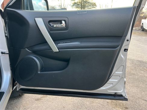 Used 2011 Nissan Rogue S image 18