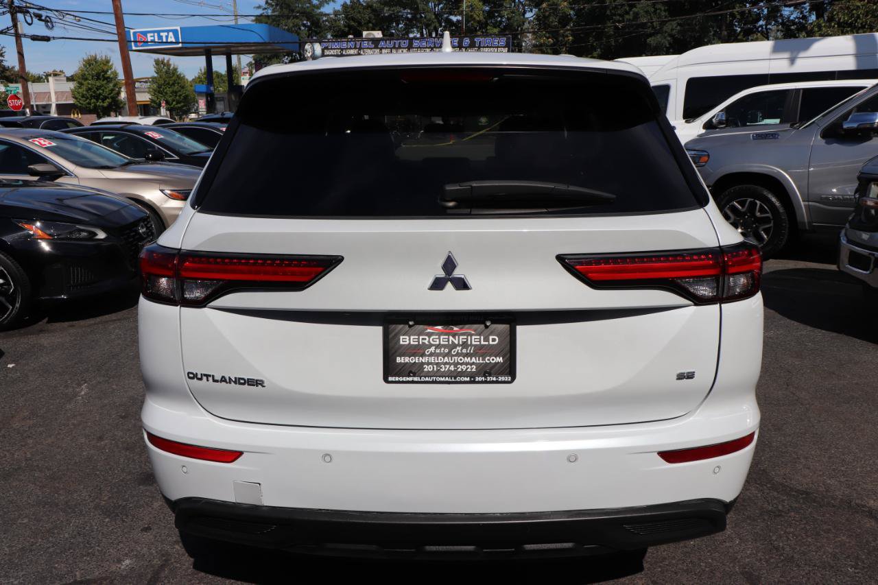 Used 2024 Mitsubishi Outlander FWD image 4