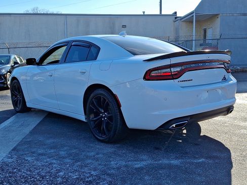 Used 2018 Dodge Charger SXT Plus w/ Blacktop Package image 4