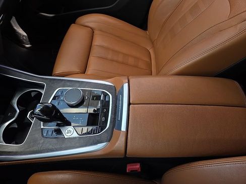 Used 2022 BMW X7 xDrive40i w/ Premium Package AWD/4WD image 29