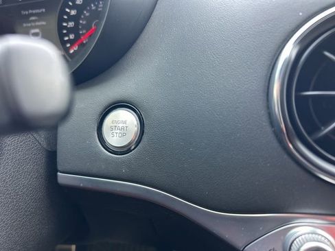 Used 2019 Kia Stinger GT2 image 19