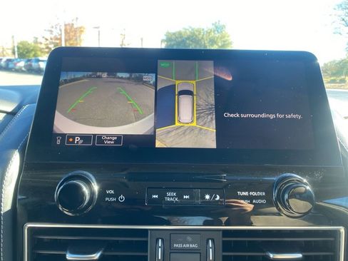 Used 2024 Nissan Armada SL w/ Captain's Chairs Package image 23