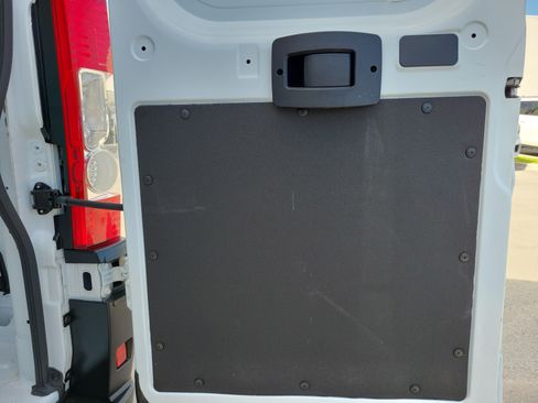Used 2026 RAM ProMaster 2500 w/ Convenience Group FWD image 15