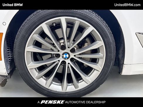 Used 2021 BMW 530i RWD image 2