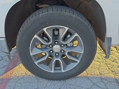 Used 2023 Chevrolet Silverado 1500 LT w/ Protection Package image 9