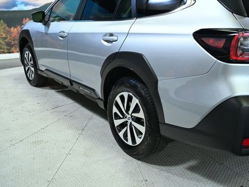 Used 2025 Subaru Outback Premium w/ Popular Package #1A image 8