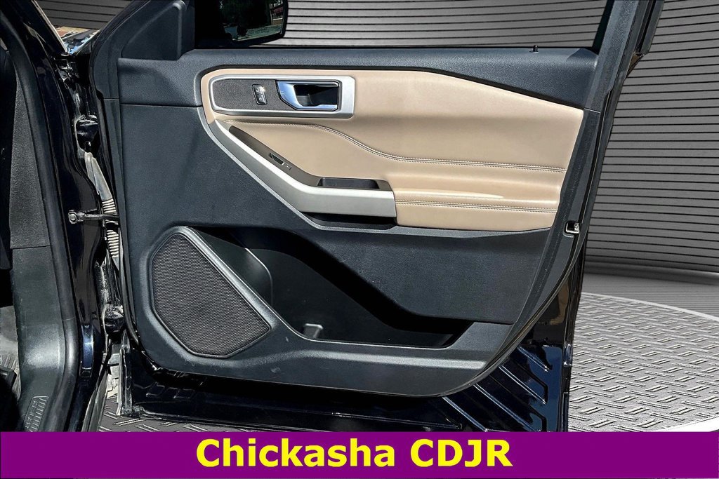 Used 2022 Ford Explorer XLT AWD/4WD image 28